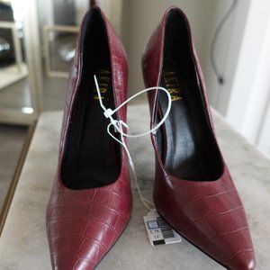 maroon heel